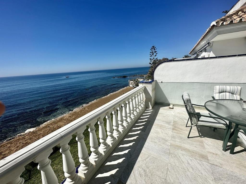 Beachfront Apartment With Pleasant Views Of The Sea And The Historic Lighthouse. La Cala De Mijas Exterior photo